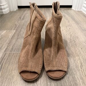 Big Buddha Perforated Tan Suede Peep-Toe Mules Size 8